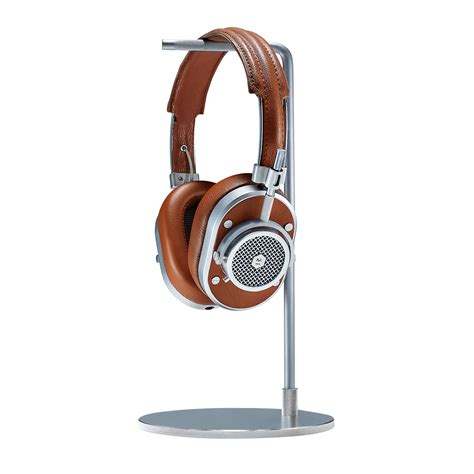 MH40 Over Ear Headphones | Master and Dynamic | Retro headphone, In ear headphones, Headphone stands