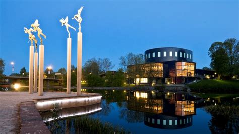 Jul 15, 2021 · högskolan i gävle är en modern högskola med stark miljöprofil. Experiencing Gävle | WCE - Sweden 2019