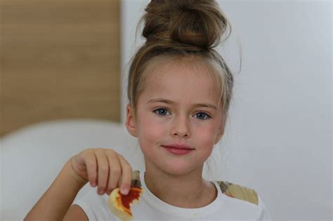 Le foto di Kristina Pimenova la bambina più BELLA del mondo al Pitti