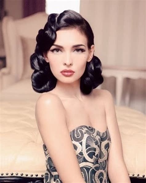 Yellow vintage hairstyle for short hair recreate this gorgeous hairstyle by dyeing your hair into an electric yellow color. Classic and Vintage Retro Hairstyles - The WoW Style