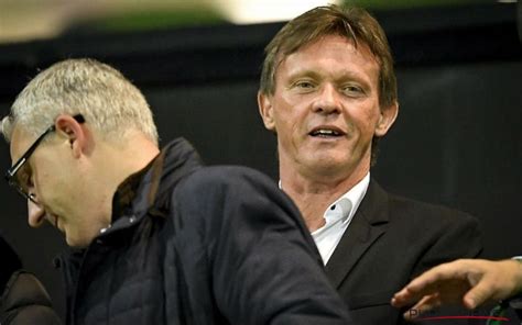 De gesprekken zouden de goede kant uitgaan, vermoedelijk kan frankie vercauteren er de nieuwe. 'Frank Vercauteren gooit deze speler er meteen uit bij ...