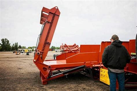 Razertail Truck Unloader Truck To Target Superior Industries