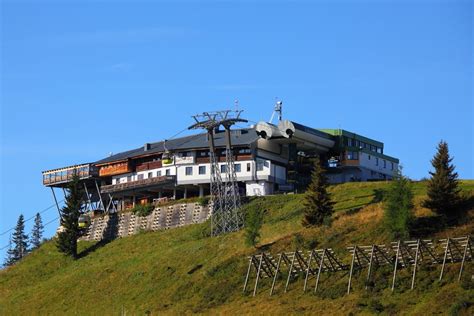 7 almen im nationalpark gleich vom hotel aus in kurzer zeit erwanderbar nach dem motto raus aus der huettenwirtstür, rein ins wandervergnügen die gesunde regionale und unverfälschte küche 250 m2 wellness auf 2 etagen mit dem ruhebereich himmelgucker Laireiteralm Tourismusverband Großarltal