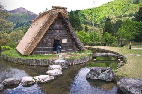 Keindahan rumah tradisional jepang terletak pada aura ketenangan yang muncul dari desainnya. Contoh Dongeng Jepang - How To AA