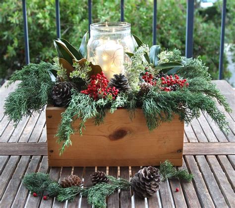 Would also make a great rustic dining room table! Beautiful & Free 10-Minute DIY Christmas Centerpiece - A ...