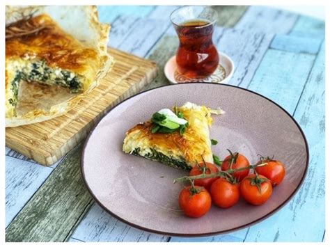 Sehen sie sich das video unten an, um mehr darüber zu erfahren! Spinat Boerek Jamie Oliver l Jamie Oliver Feta Pie l ...