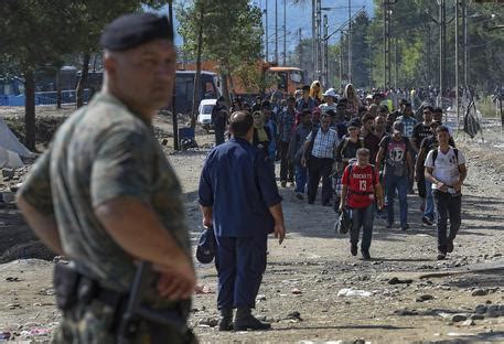 Turchia Spara Ai Rifugiati Siriani Al Confine Anche Un Bambino Tra Le