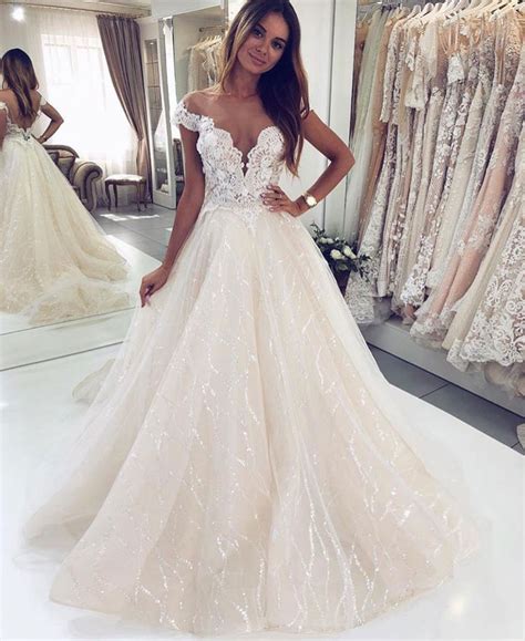 18 Best Wedding Dresses With Sparkly