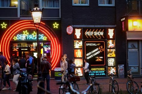 Amsterdam Une Manifestation Des Travailleuses Du Sexe Est Prévue Contre Un Centre érotique