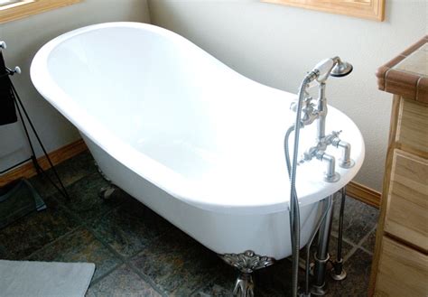 This faucet features a 3 hole, 24 inch adjustable center mount with a flow rate of 2.5 gpm. Tips to Choose Bathtub for Mobile Home | Mobile Homes Ideas