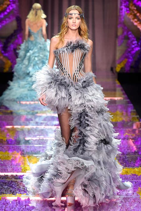 Paris Haute Couture Week Atelier Versace Fall 2015 — Très Haute Diva