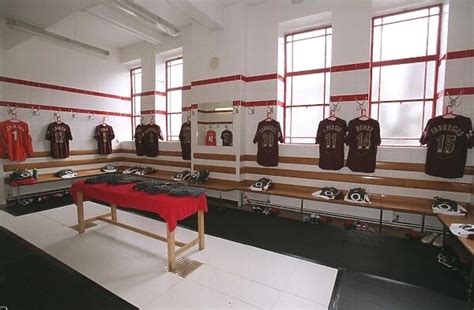 The Arsenal Changing Room Arsenal 20 Newcastle United 226399