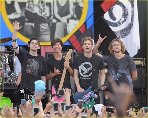 5 Seconds Of Summer Perform Epic Concert On Good Morning America