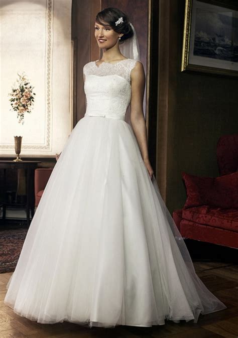 Aktuelle mode für jeden anlass. Lilly brautkleid 2014