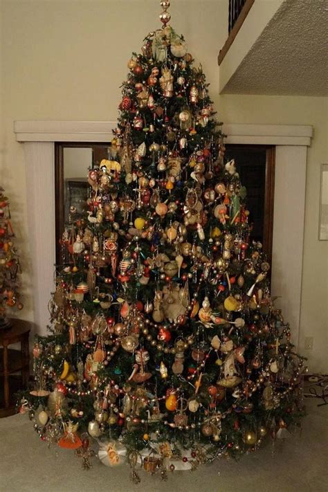 10 Christmas Tree With Large Ornaments Decoomo