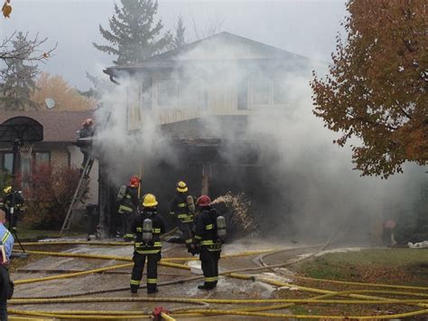 Update Fire Crews Battle Blaze In Winnipeg Neighbourhood Winnipeg