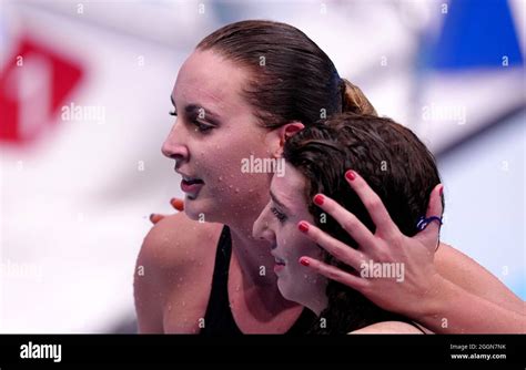 Great Britains Bethany Firth Right Celebrates Winning Gold With Jessica Jane Applegate Who