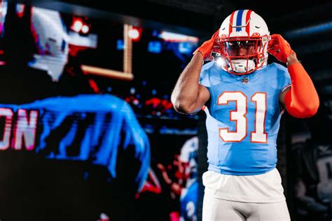 Photos The Tennessee Titans Will Wear Throwback Oilers Uniforms