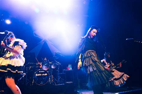 【海外で活躍する日本のバンド】メイド姿の5人組・band maidの勢いがすごい ニューヨーク便利帳