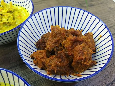 Masakan tradisional negeri sembilan yang jadi kegemaran ramai yang digemari juga oleh orang luar dari negeri sembilan. Masakan Tradisi Negeri Sembilan di Minangkapau - travellah.my