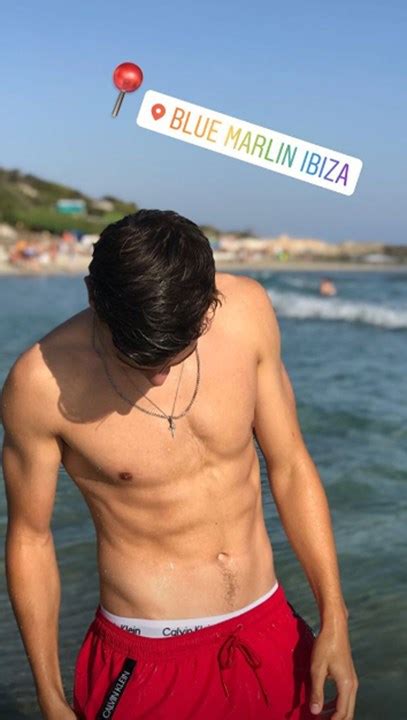 O namoro que mantém com a atriz margarida. Reveladas novas imagens da férias de João Félix em Ibiza ...