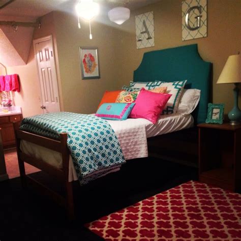 Dear preppy girl, i am about to start my freshman year at college and i love anything pink and preppy. Preppy dorm room | Tumblr | College Life/Dorm Diy ...