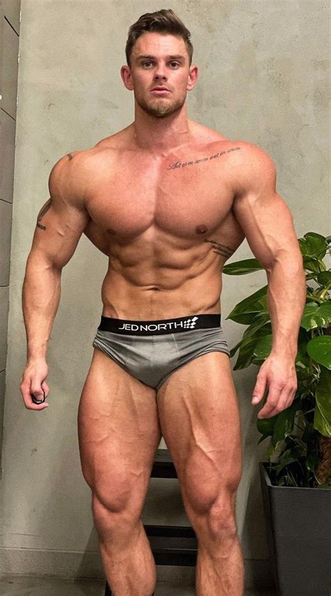 Pin By Charles Hunter On Hot Bodybuilders From Mateton Gorgeous Men