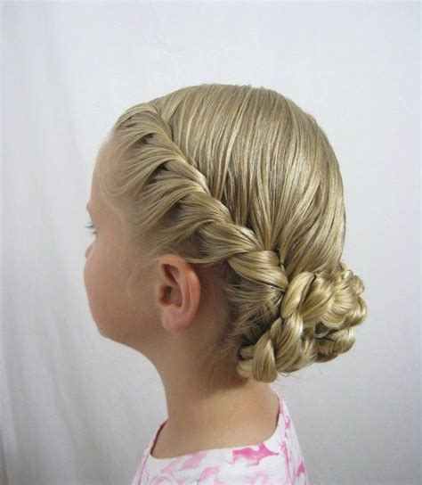 See more ideas about flower girl, flower girl hairstyles, girl hairstyles. 5 quick and easy flower girl hairstyles for wedding # ...
