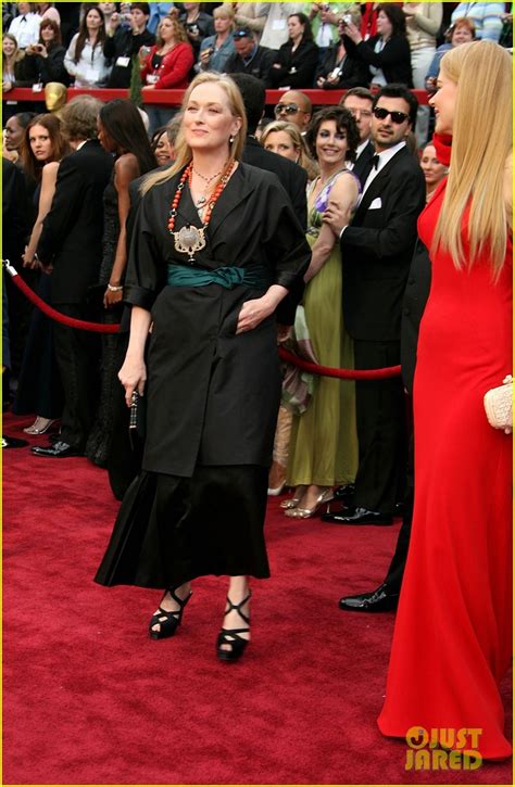 This Devil Wears Prada Moment From The 2007 Oscars Is Going Viral Again Watch Now Photo