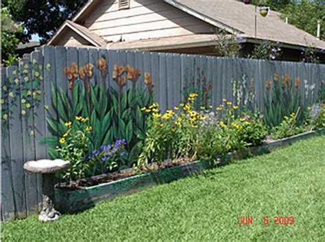 Amazing Garden Fence Decorating Ideas To Follow03 Garden Fence Art