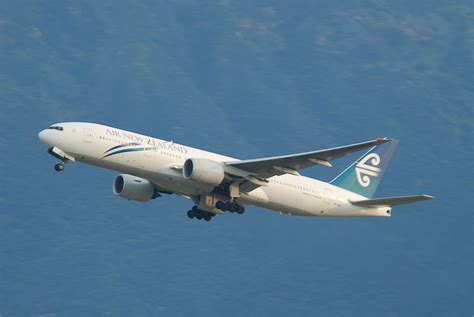 Fileair New Zealand Boeing 777 200 Zk Okhhkg31072011 614vm