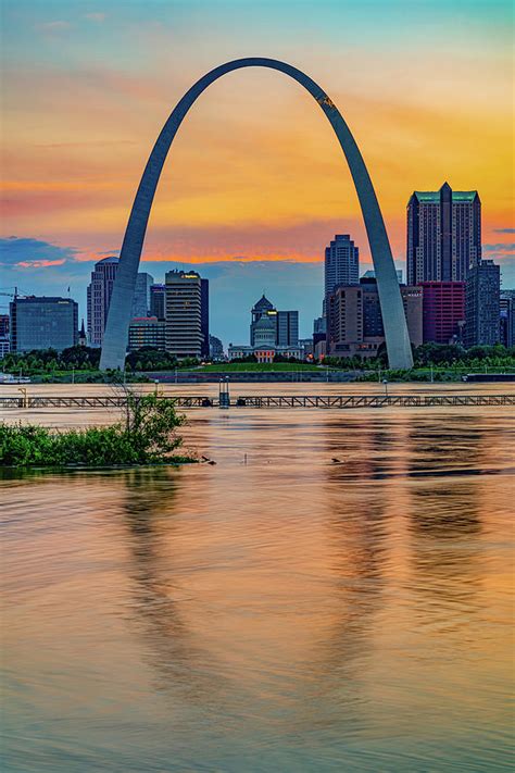 Gateway Arch Sunset Saint Louis Missouri Photograph By Gregory Ballos