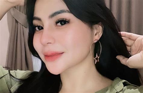 Profil Tisya Erni Mantan Model Seksi Yang Jadi Penyanyi Dangdut Nesiatimescom