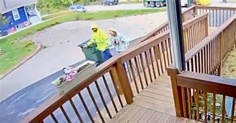 Sanitation Worker Gets Caught On Camera As He Goes Above And Beyond The Call Of Duty To Assist