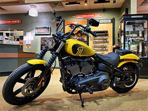 2023 Harley Davidson® Street Bob® 114 Industrial Yellowvivid Black