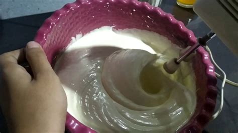 Bahan dasar dari pembuatan bolu sendiri adalah tepung, gula, dan juga telur. Resep Bolu Panggang Takaran Gelas - Resep bolu panggang takaran gelas - YouTube - Gak perlu beli ...