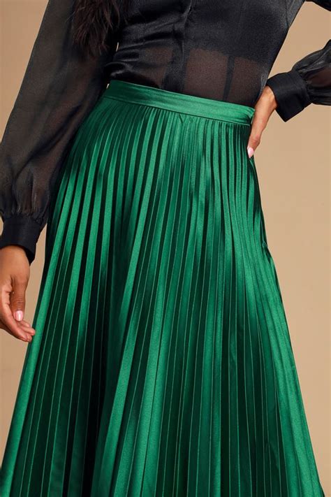 Fashionable Babe Emerald Green Satin Pleated Midi Skirt Pleated Midi