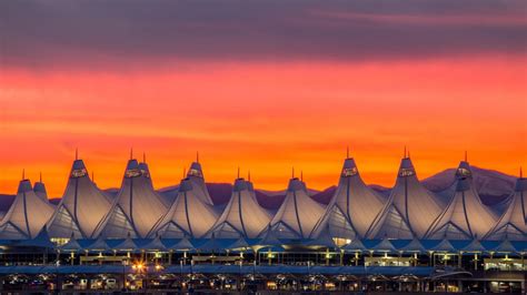 Flying Out Of Denver International Airport Den Denver Co