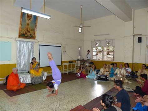 Encuentro Con Smt Hansaji Jayadeva Yogendra The Yoga Institute Of