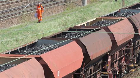 Öl Gas und Kohle bei der Bahn Energie Transporte bekommen Vorrang auf