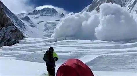 Mount Everest Avalanche Pictures Show Ice Fall That Killed 13 Climbers