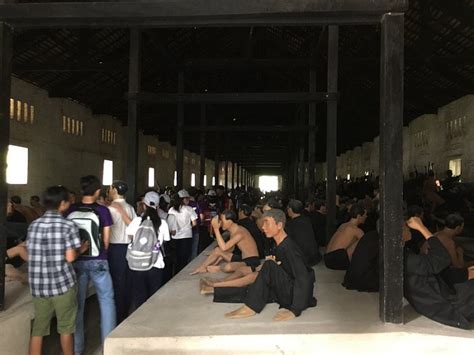 Di tích nhà tù Phú Lợi Nhà tù lớn nhất của Mỹ tại Bình Dương hút khách