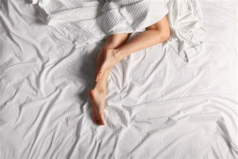 Ways Sleeping Naked Is Good For Your Health