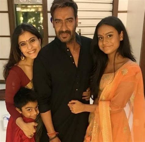 अजय देवगन बच्चों को मुझसे अधिक दुलार करते हैं काजोल Ajay Devgan And