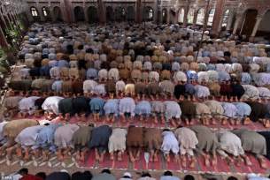 Ramadan Across The Muslim World Daily Mail Online