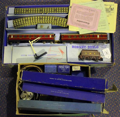 A Hornby Dublo Edp2 Passenger Train Set Comprising 4 6 2 Locomotive