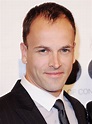 Jonny Lee Miller será el Sherlock Holmes de la CBS en 'Elemental'