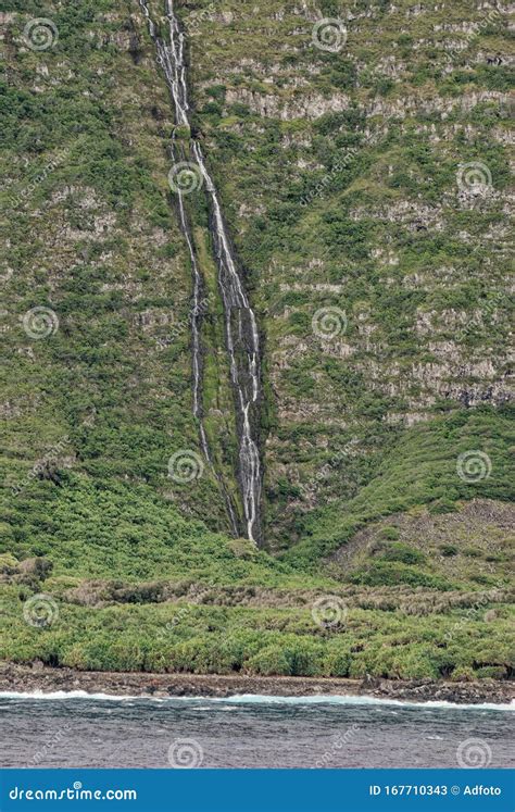 Molokai S Sea Cliffs Hawaii Stock Image Image Of Mountains Fall