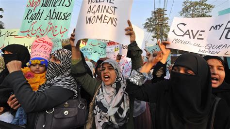 Pakistan 675 Women Killed In Honor Killings In 2011 The World From Prx