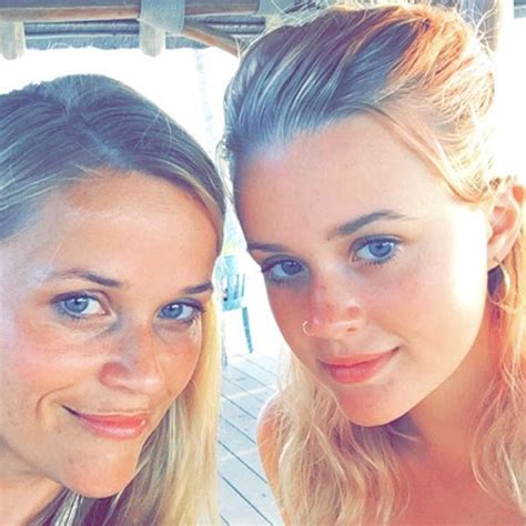 Bronzed Beauties From Photographic Evidence Reese Witherspoon And Ava Phillippe Are Actually